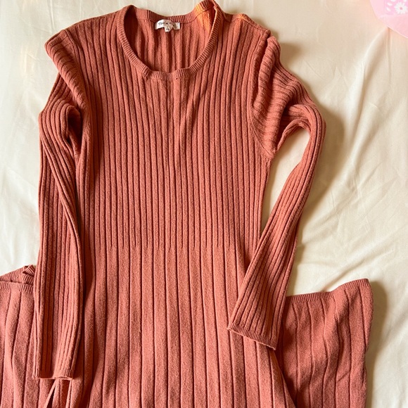(btq) rust red ribbed long sleeve bodycon tie waist knit midi dress women’s sz M - Picture 3 of 10
